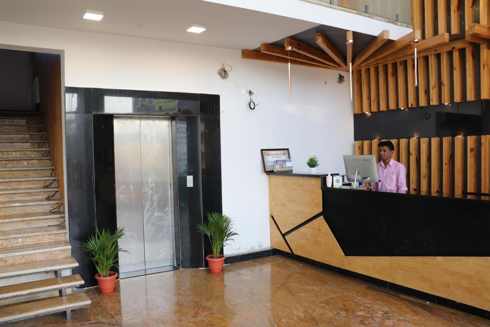 Balaji Gold Inn Hotel Hubli Dış mekan fotoğraf
